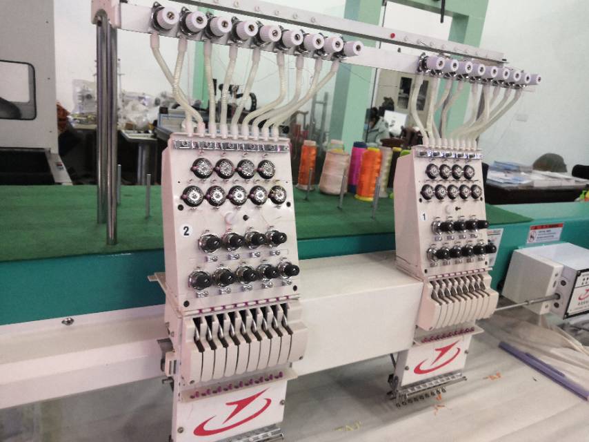 超越牌多功能电脑精控绣花机-1型纺织机缝纫机详情3