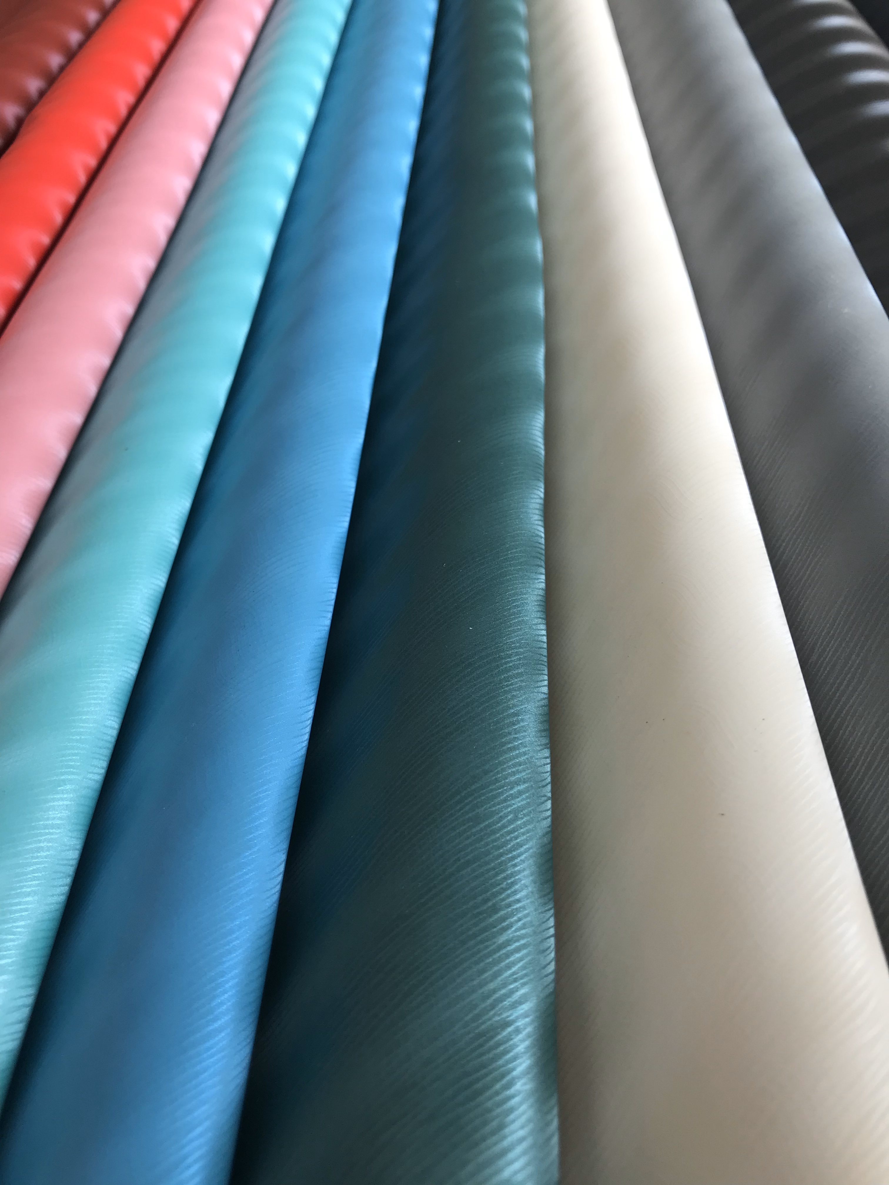 工厂直销半PU人造革渐变双色1.0厚套色直条纹箱包皮具鞋子服裝帽子相册工艺品等详情图9