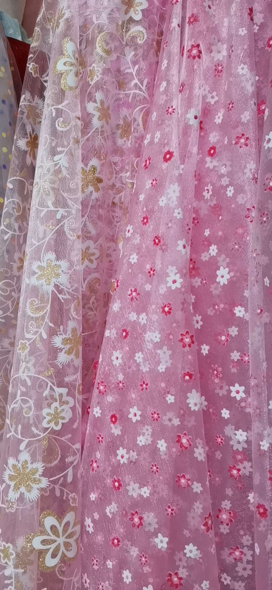 Five types of snowflake yarn fabrics are sold directly by the manufacturer. New products of the current season are available for wholesale or retail undefined