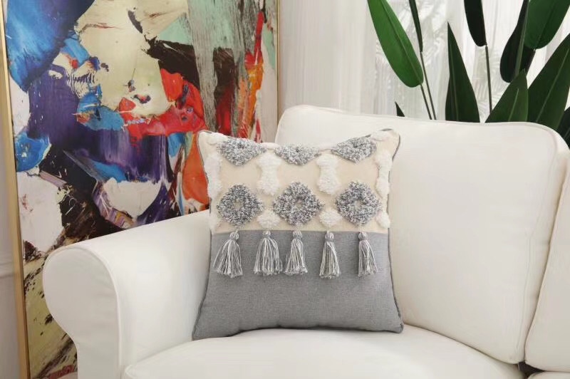 Tufted with core thumbnail