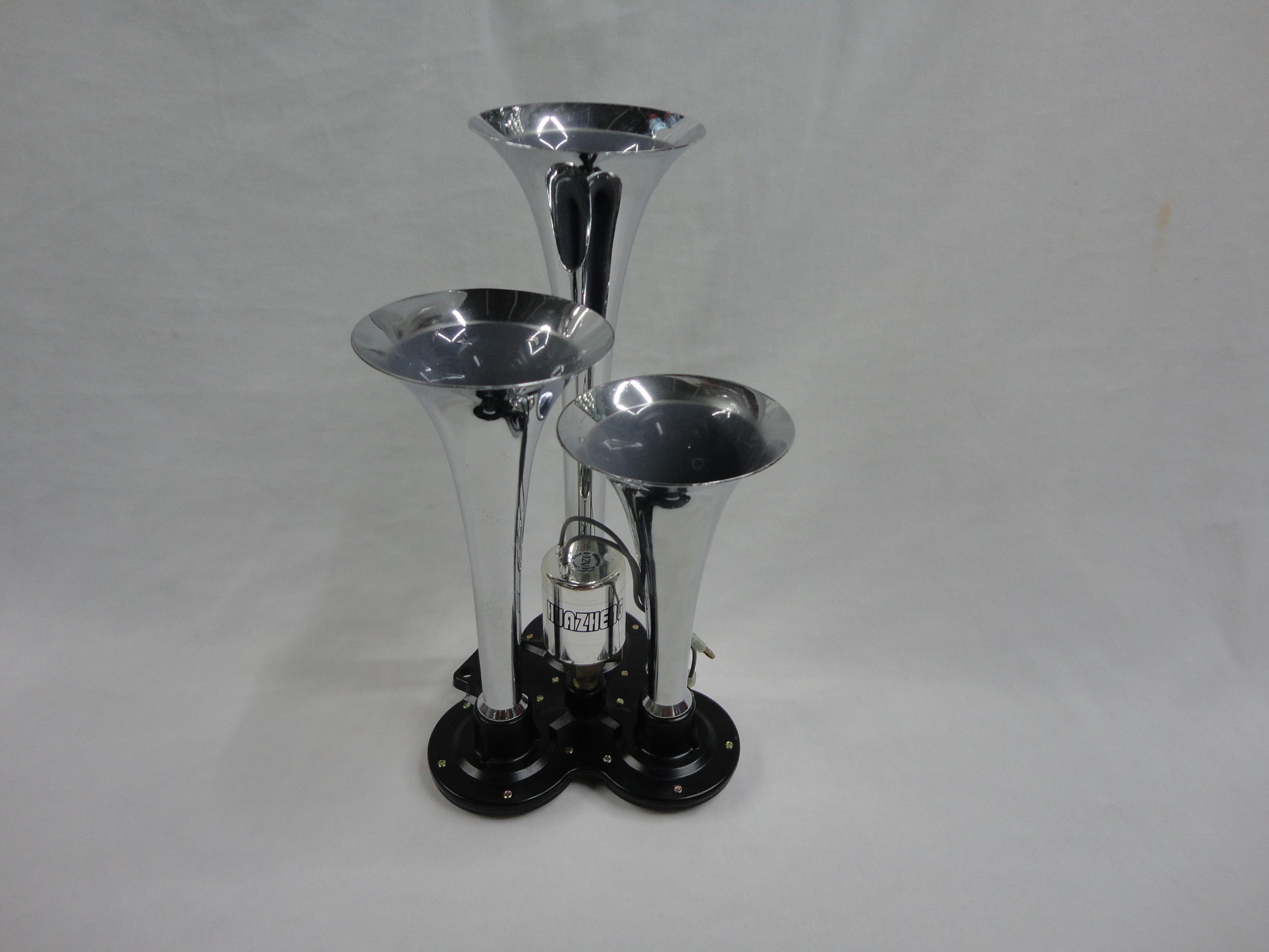 The manufacturer directly sells the original car parts of gas horn electronic horn WS504 three-tube horn