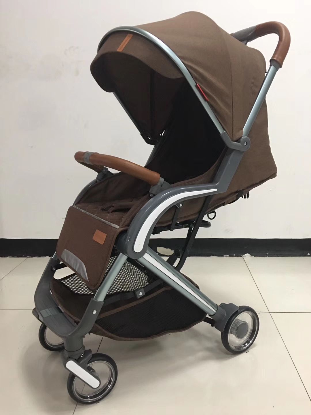 Baby stroller z3-b, a portable folding children's stroller for sitting and lying down, shock-absorbing four-wheel stroller for newborns detail image 4