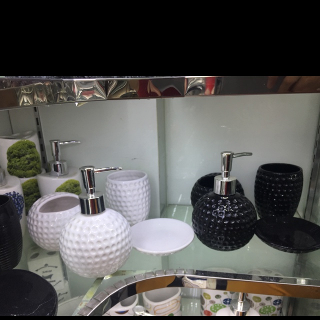 黑白，卫浴四件套产品图