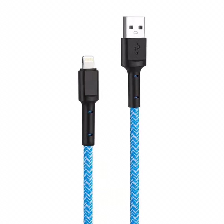 Random patterned data cable