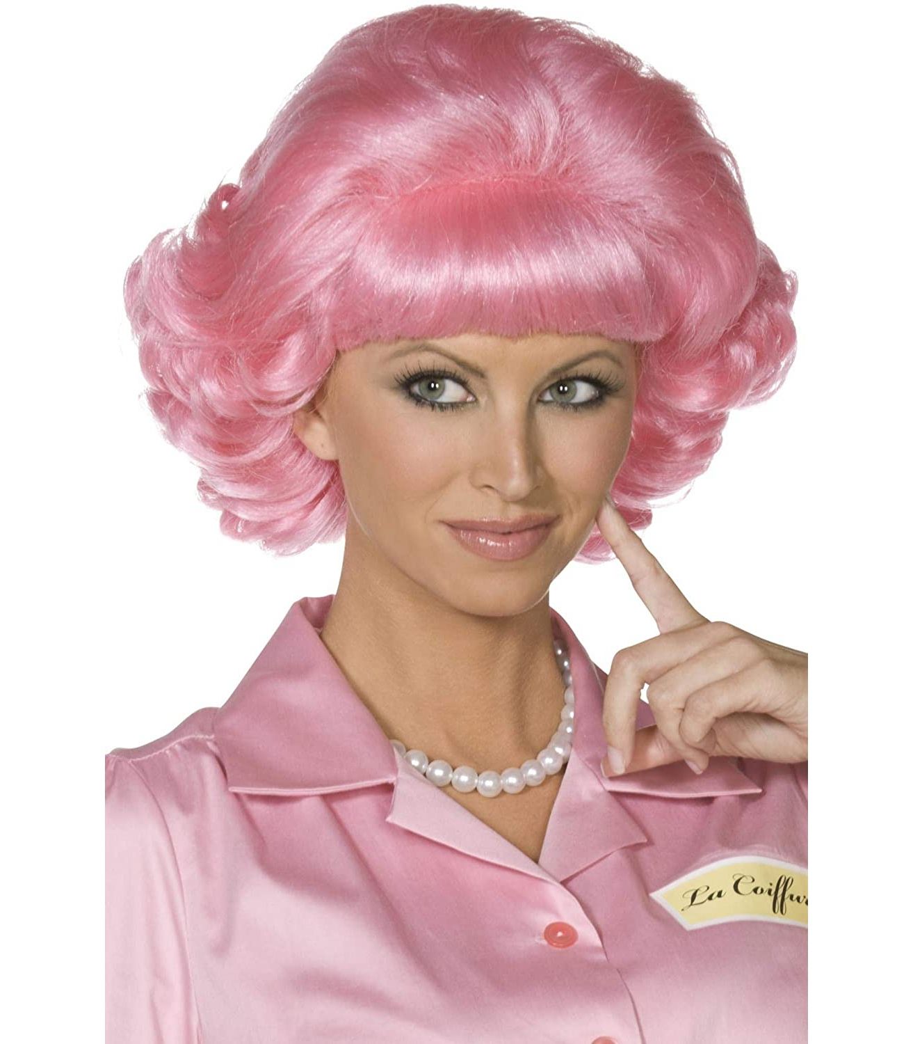 A middle-aged woman's efficient and energetic wig detail image 1