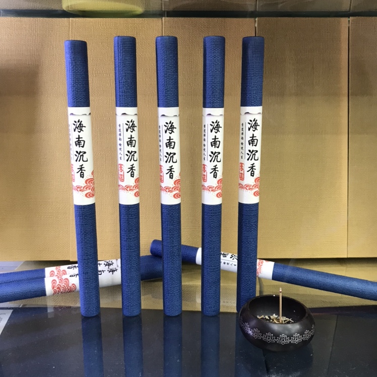 21 centimeters of Hainan agarwood, 10 grams, approximately 38 sticks, lie down in the incense tea room to enjoy the Zen fragrance