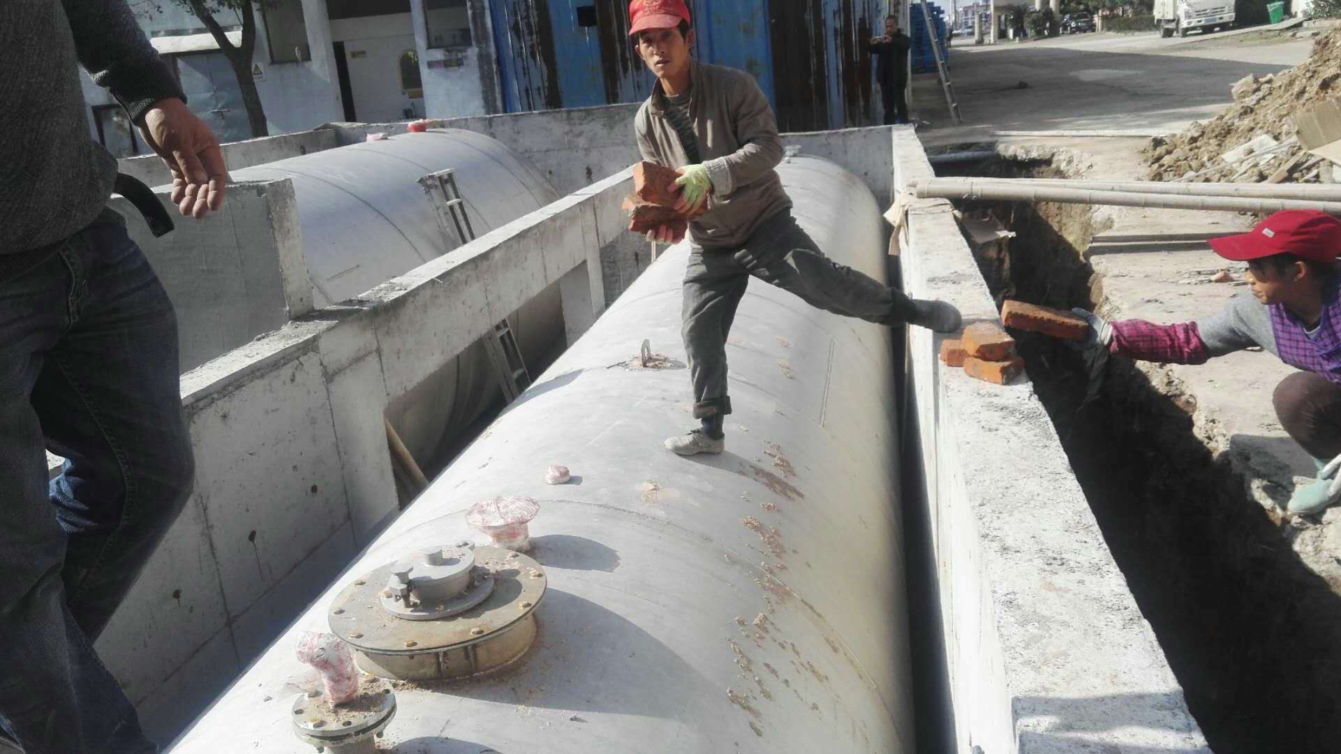High-quality alcohol storage tanks and transportation equipment are sold directly by the manufacturer. Prices are negotiable undefined