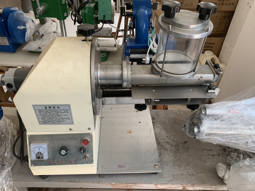 Factory direct sales of best-selling new models with large stock of new sealing and gluing machines