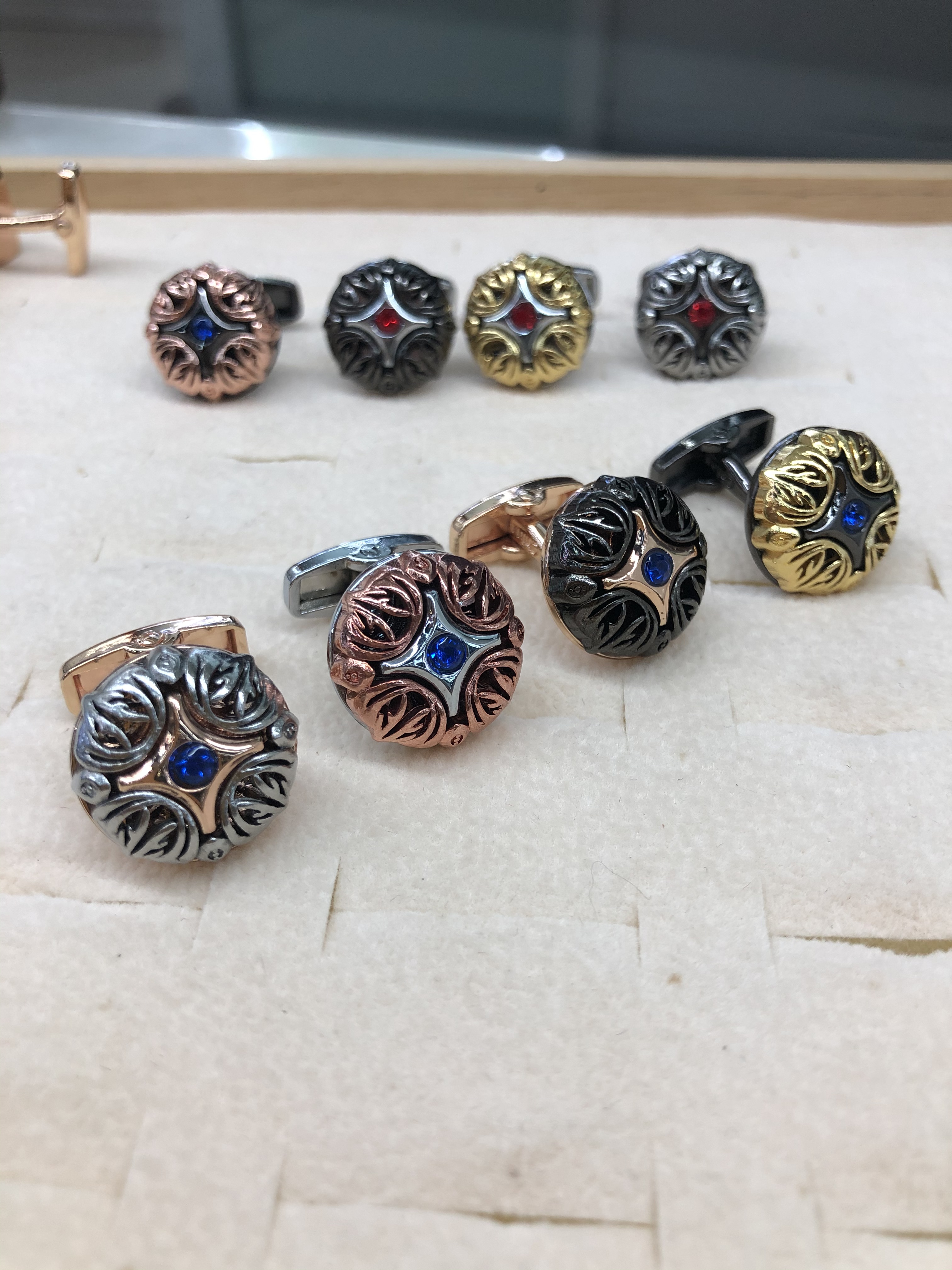 Gold-grade cufflinks at store 41830-41832 describe pic - 2