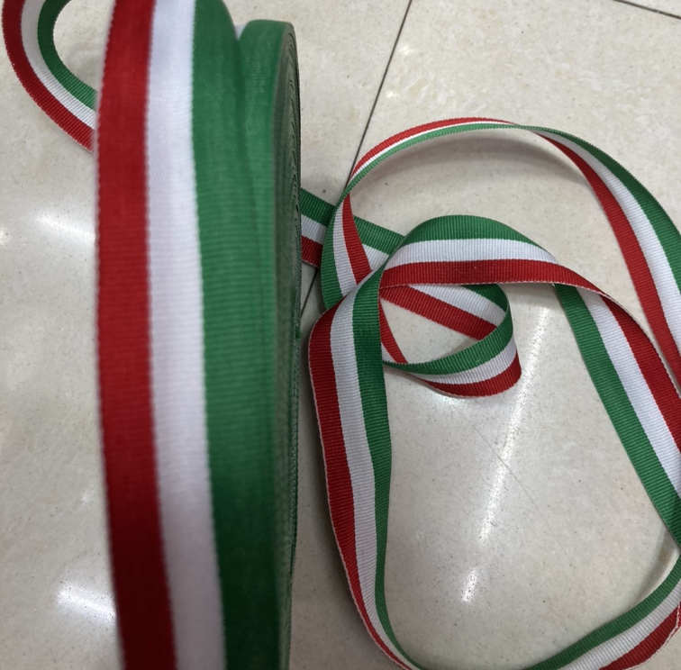 Red, White And Green Webbing full figure