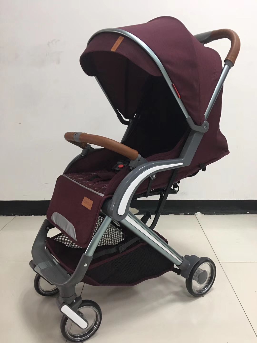 Baby stroller z3-b, a portable folding children's stroller for sitting and lying down, shock-absorbing four-wheel stroller for newborns detail image 3