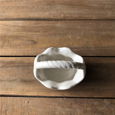 Wholesale creative flower baskets, ceramic ornaments, European-style white decorative items, home living room coffee tables, ceramic handicrafts Specification image