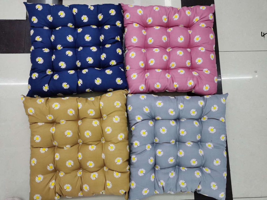 流行款小菊坐垫4色组合图