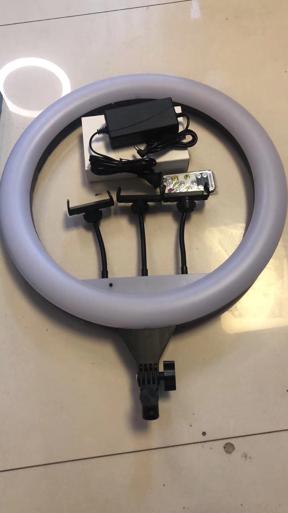 Three-camera position fill light details Picture
