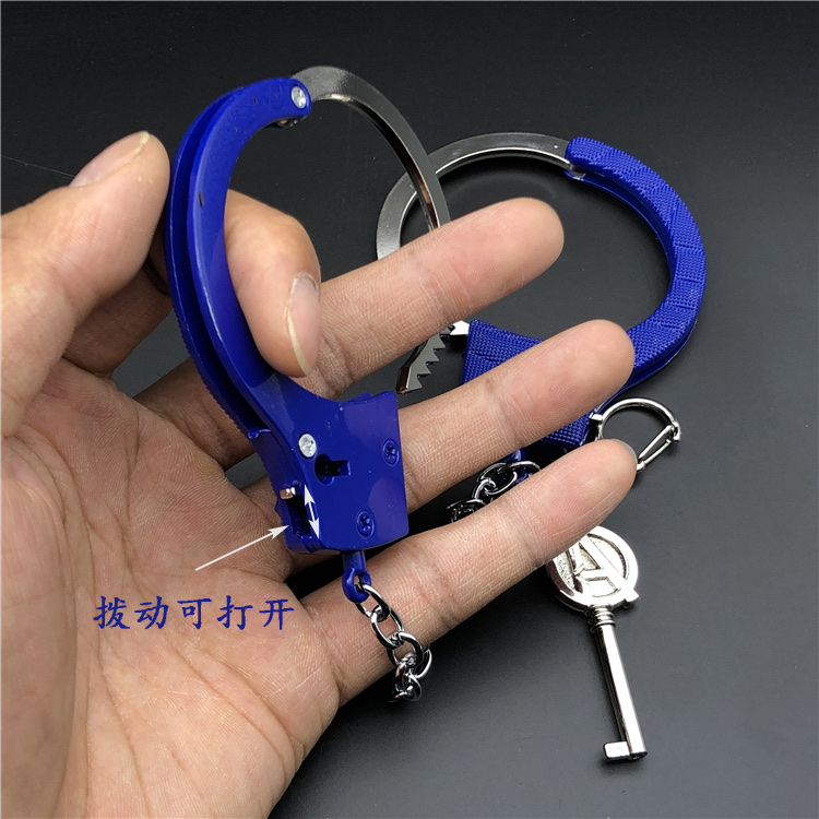 New anime and game weapon models, metal anime handcuffs, toy alloy models, children's toy models Application Scenario