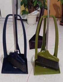 Triangle multi - function standing broom, steadfastly standing thickening money, broom dustpan set
