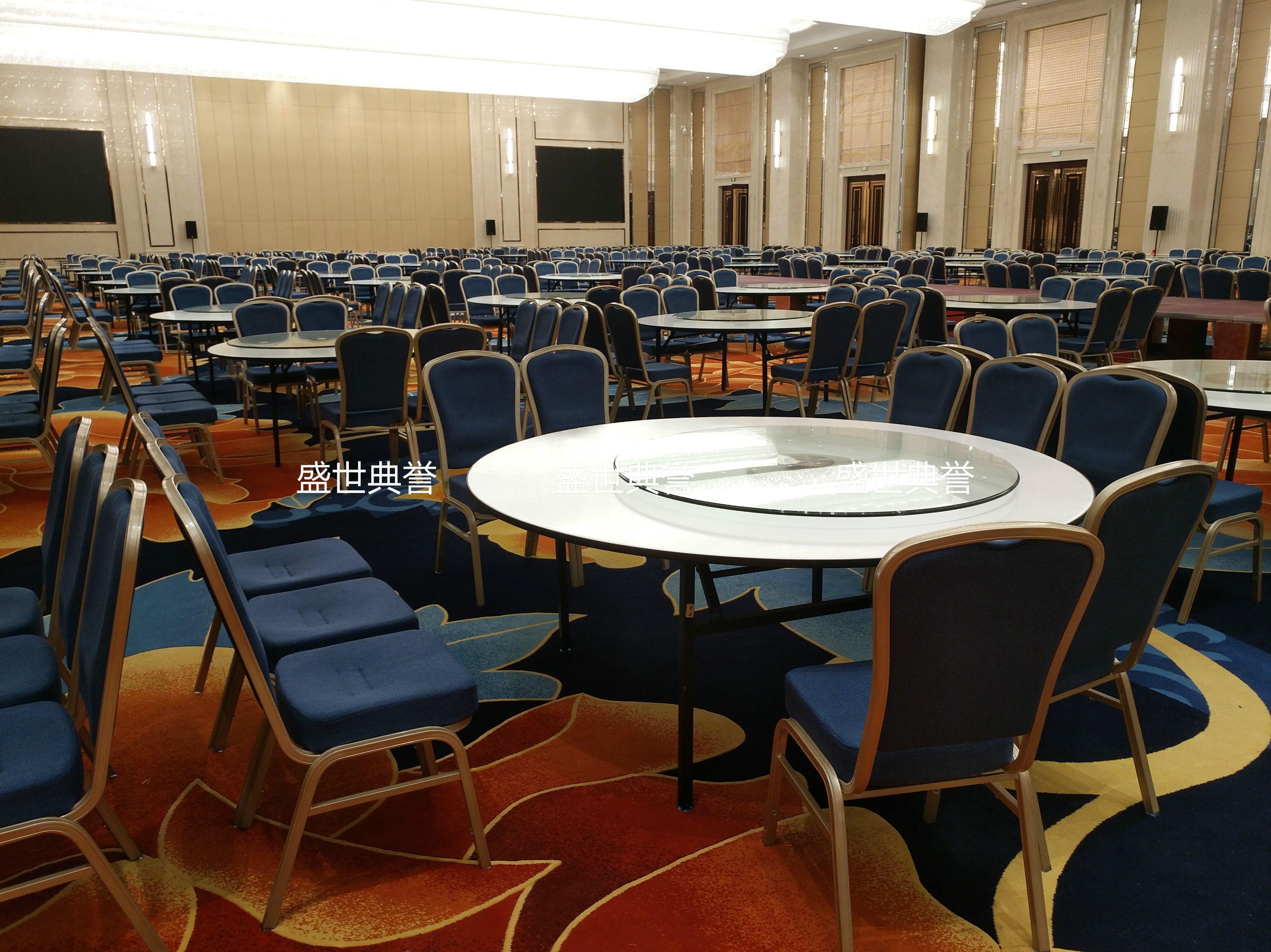 上海五星级酒店宴会厅婚礼家具定做度假酒店婚宴餐桌椅铝合金餐椅详情图7