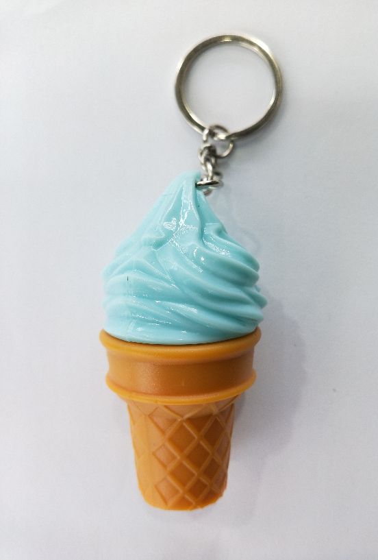 LED发光发声音冰淇淋钥匙扣挂件细节图