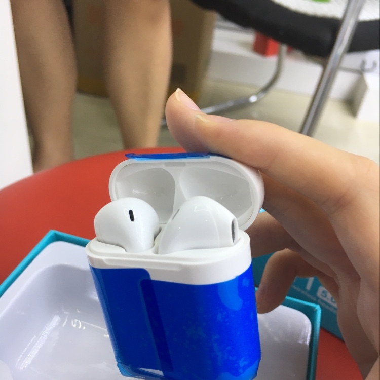 Wireless Bluetooth headphones details Picture