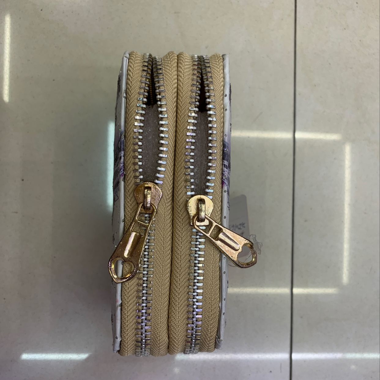 厂家直销中号双拉钱包产品图