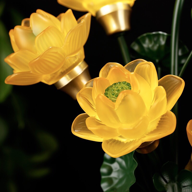 The ancient method of offering lamps in front of the Buddha, the household lotus lamp, the long-lasting lamp, the five-grade glass lotus lamp, and the seven-color changing light Item Picture