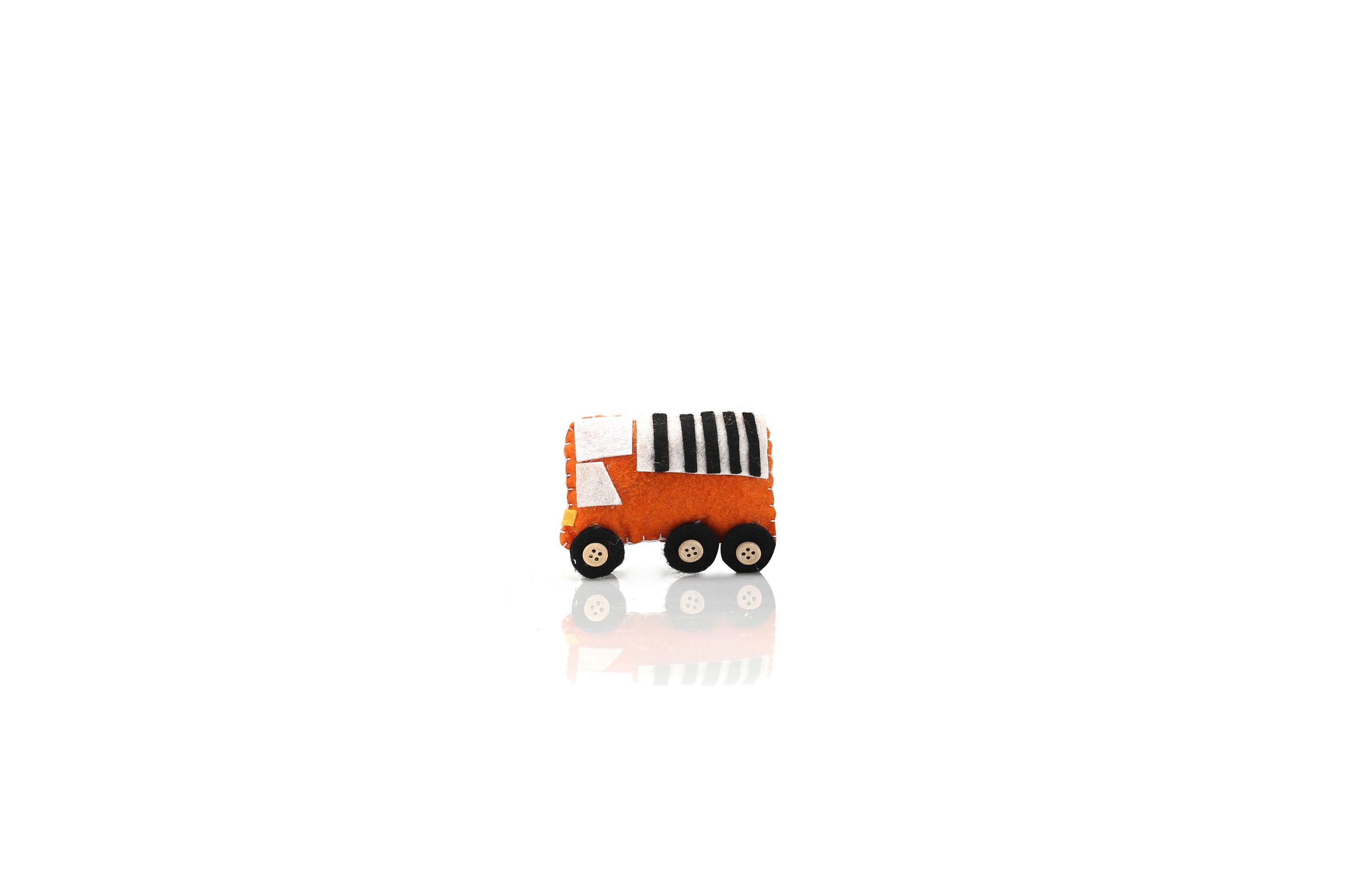 The cat wool felt toy includes a catnip car version Specification image