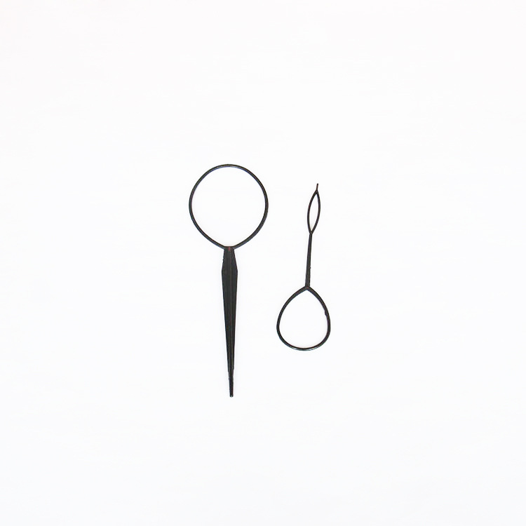 A 2-piece set of hair-pulling needles, hair straighteners, hair styling tools and magic hair dressers undefined