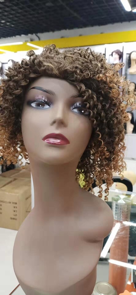 Black curly hair Specification image