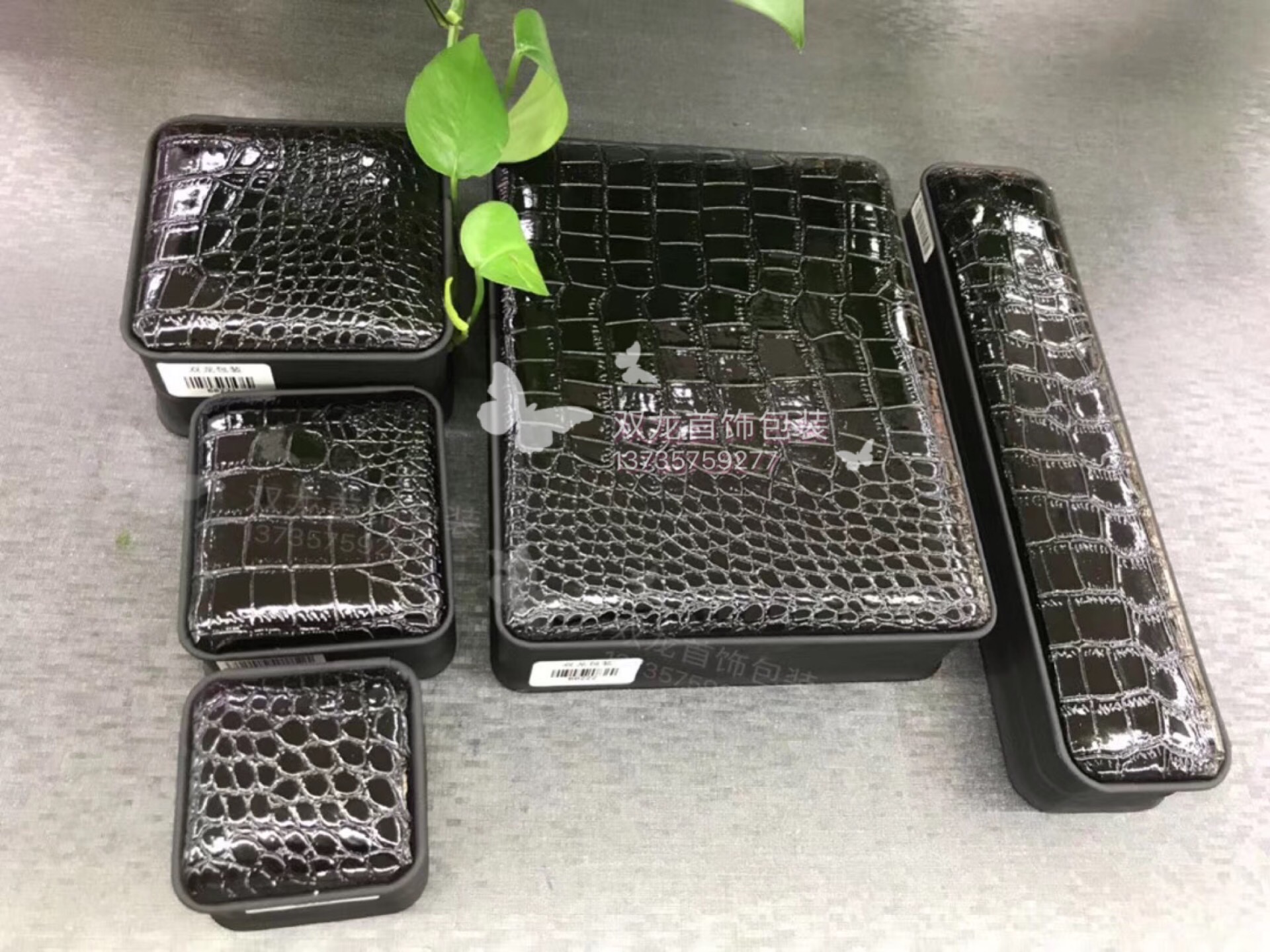 圆角pu皮鳄鱼纹戒指耳钉吊坠耳环手镯手链项链手表珠宝首饰盒礼品盒包装饰品盒.产品图