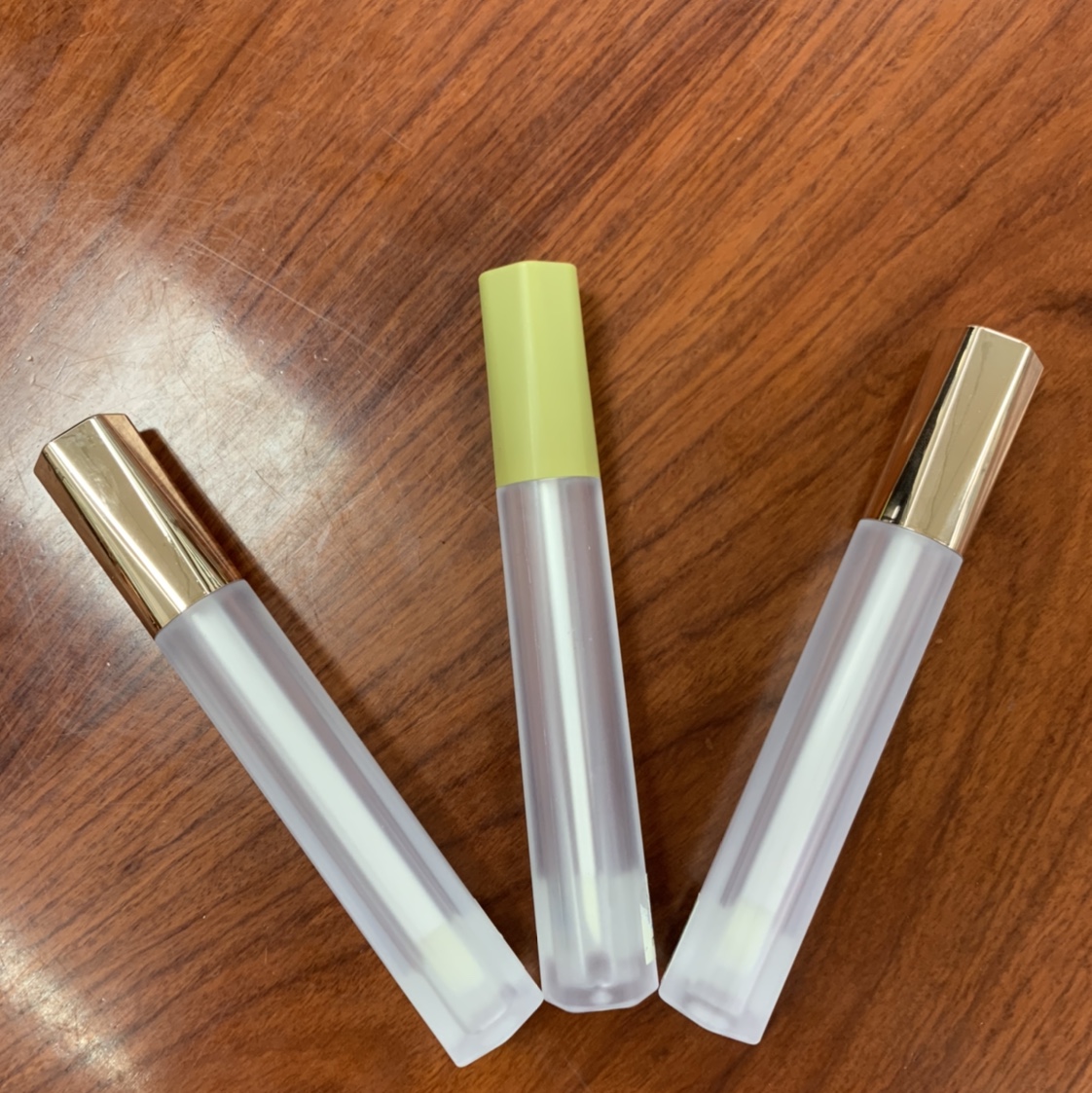 Hexagonal lip gloss tube