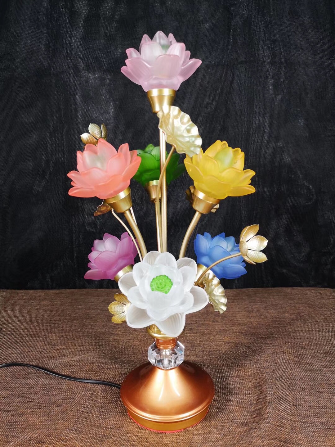 The ancient method of offering lamps in front of the Buddha, the household lotus lamp, the long-lasting lamp, the seven-grade glass lotus lamp, and the seven-color changing light details Picture