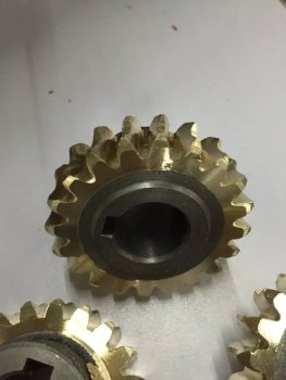 Worm gear reducer. Copper worm gear -WD-2-20 detail image 1