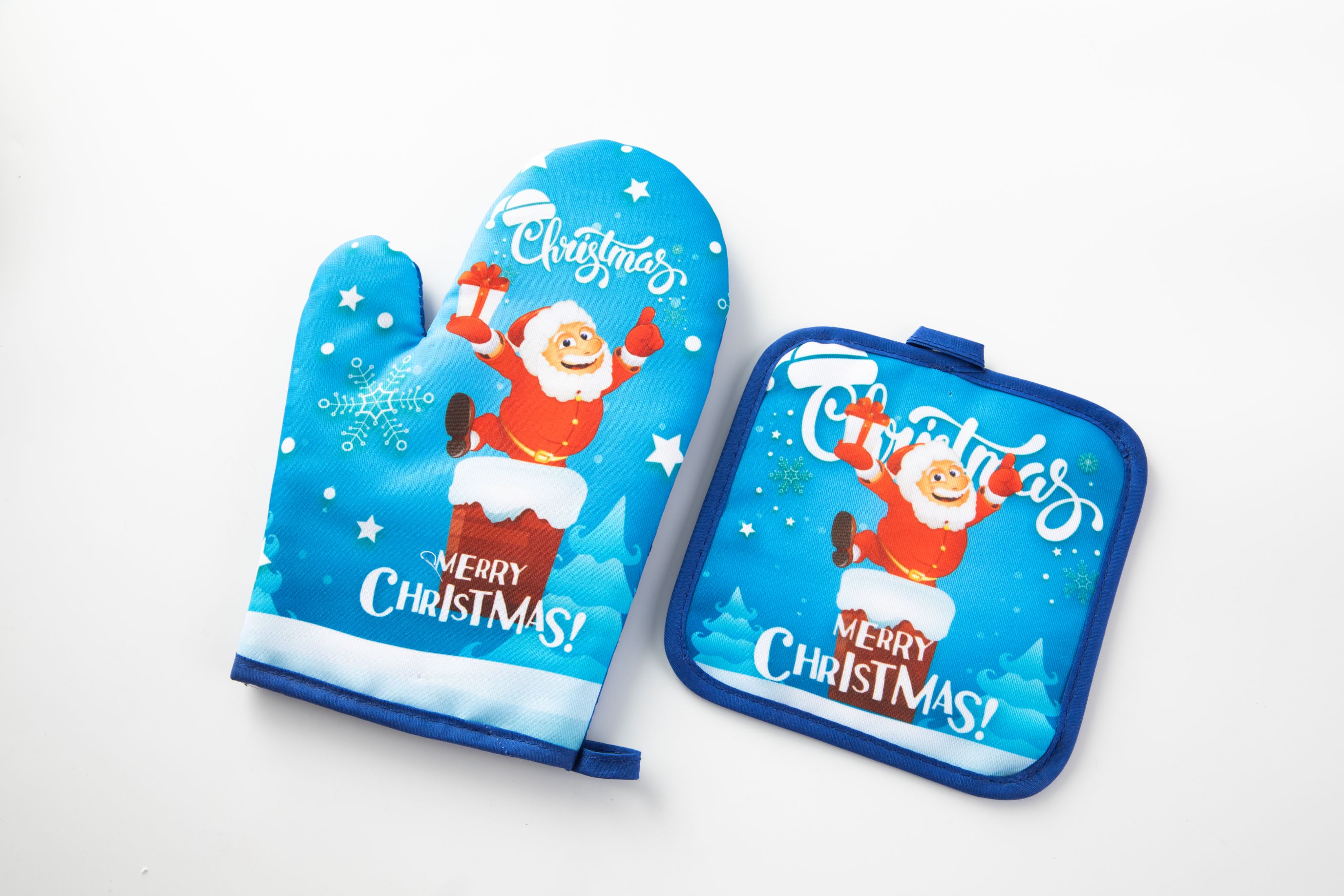 Hot Christmas Twill Microwave Oven Baking Glove Mat 2 Sets Application Scenario
