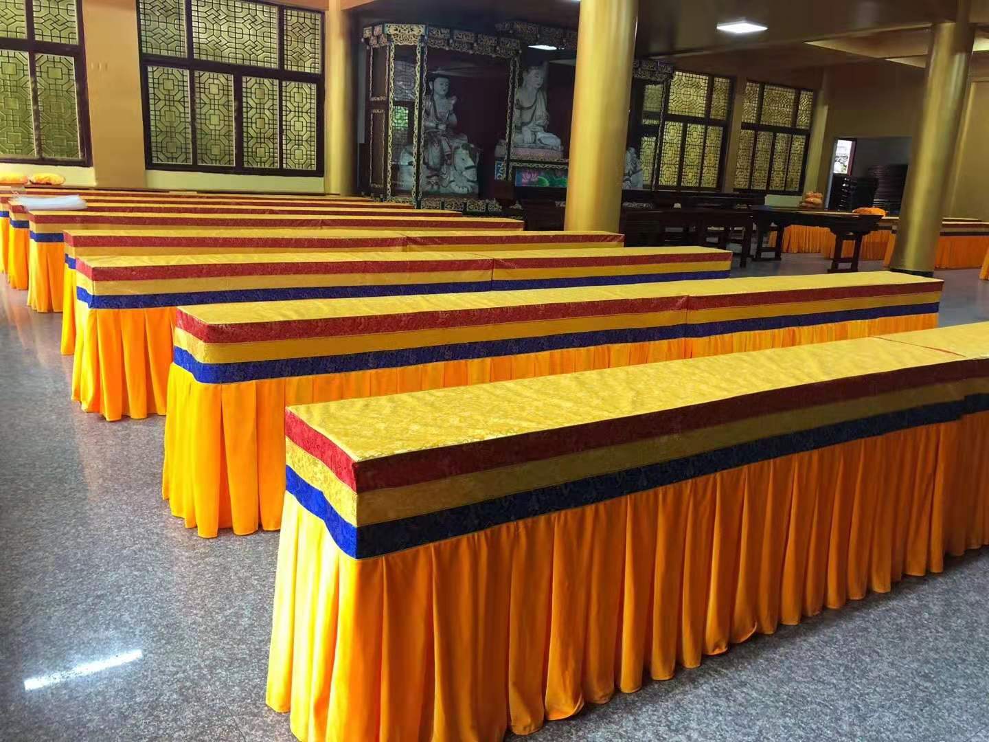 The table cover fabric is exquisitely crafted, high-end and elegant. It features embroidery, cross-stitch, pearl painting, car key case, Buddhist and Taoist style handicrafts and gifts for collection