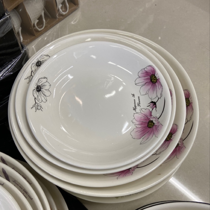 والأسلوب المبسط لصحن السيراميك الخزفي الأبيض الخفيف هو شكل أزهار كبيرة Specification image