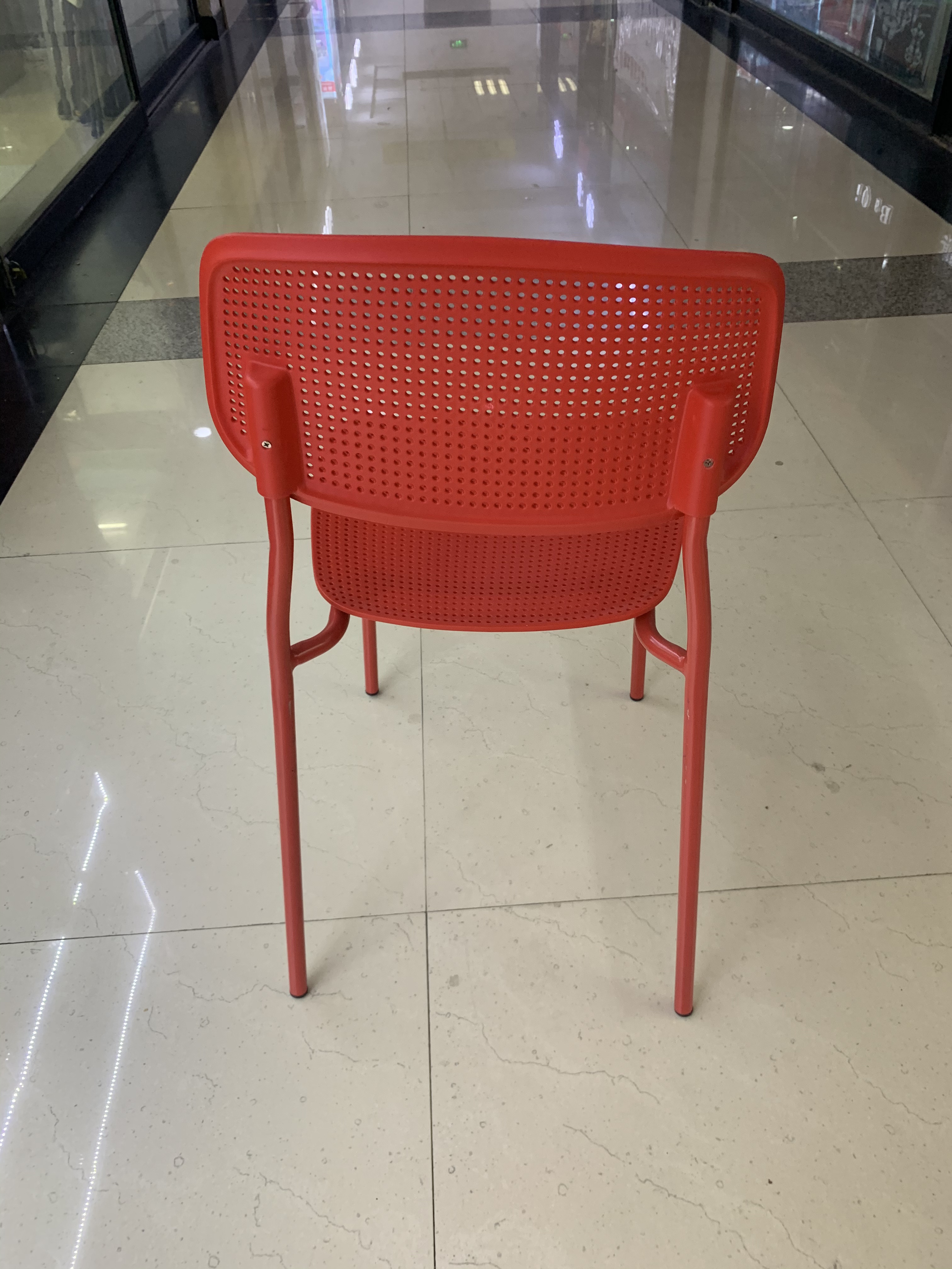 小巧结实耐用可叠装产品图