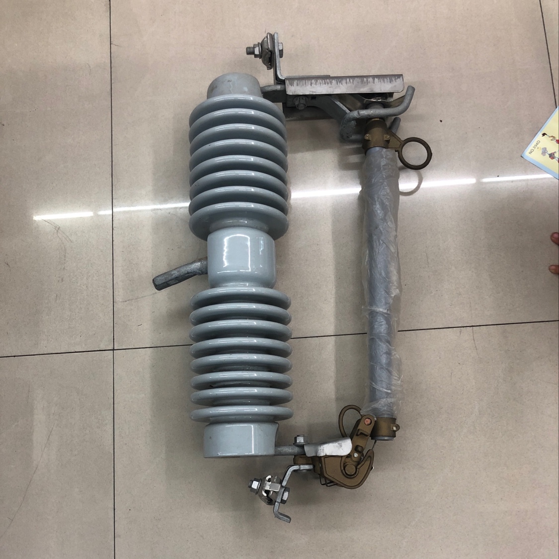 跌落式熔断器33KV 灰色管