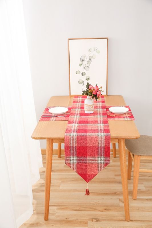 The 33*180 cm square table flag in wine red is available for customization detail image 2