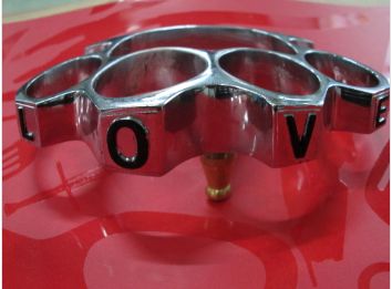 Wholesale price 810 letters black fist/fist/iron four fingers refers to tiger iron