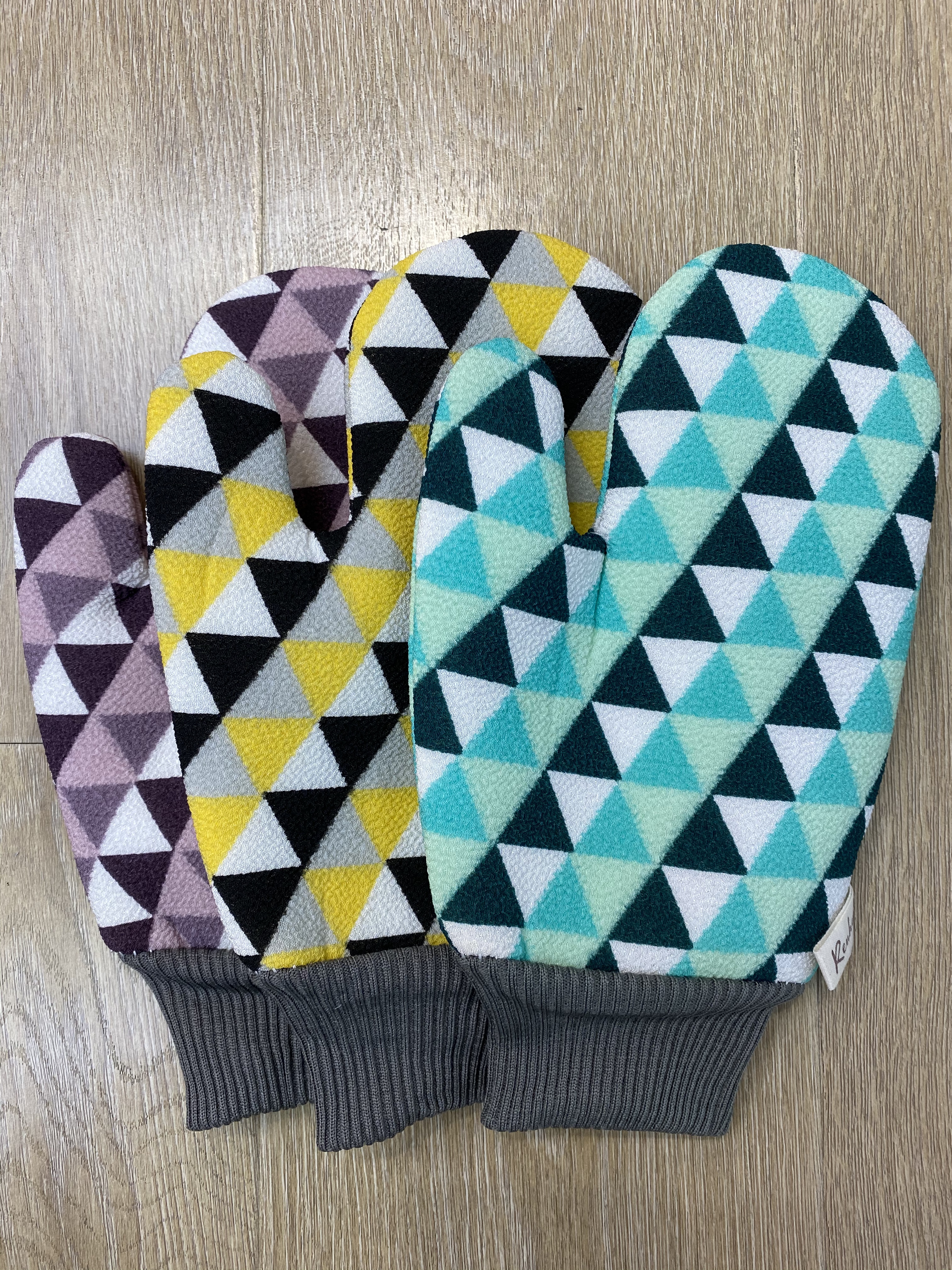 Jen flower bath towel bath gloves color triangle thumb bath gloves Application Scenario