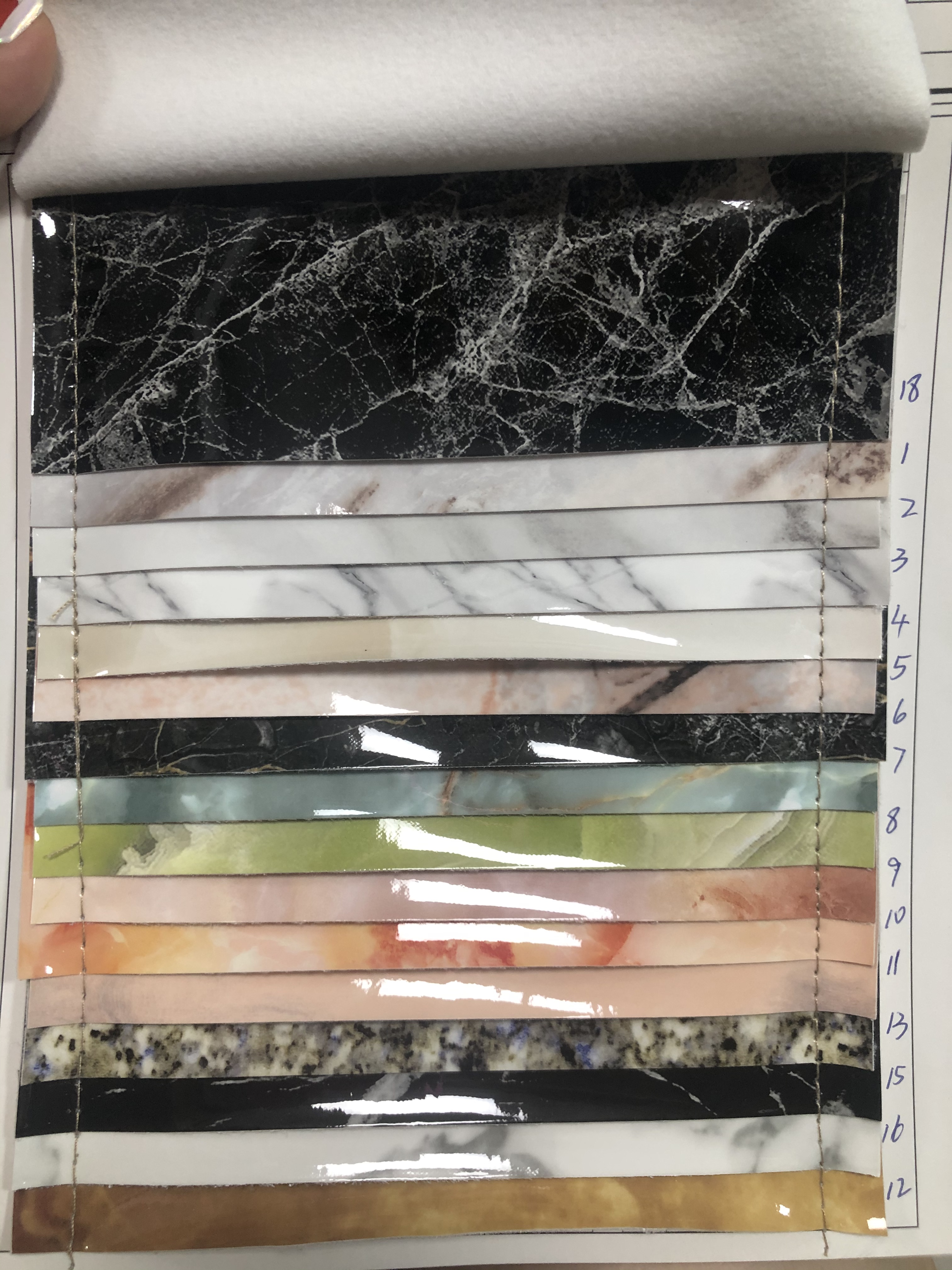 镜面大理石 厂家直销热销新款PVC皮革大量现货高中低档箱包沙发鞋材超迁面料产品图