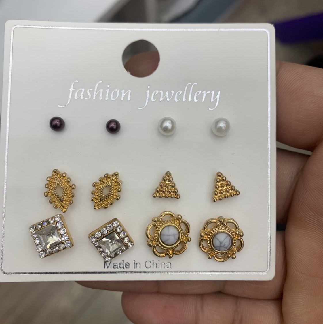 Earrings 1 thumbnail