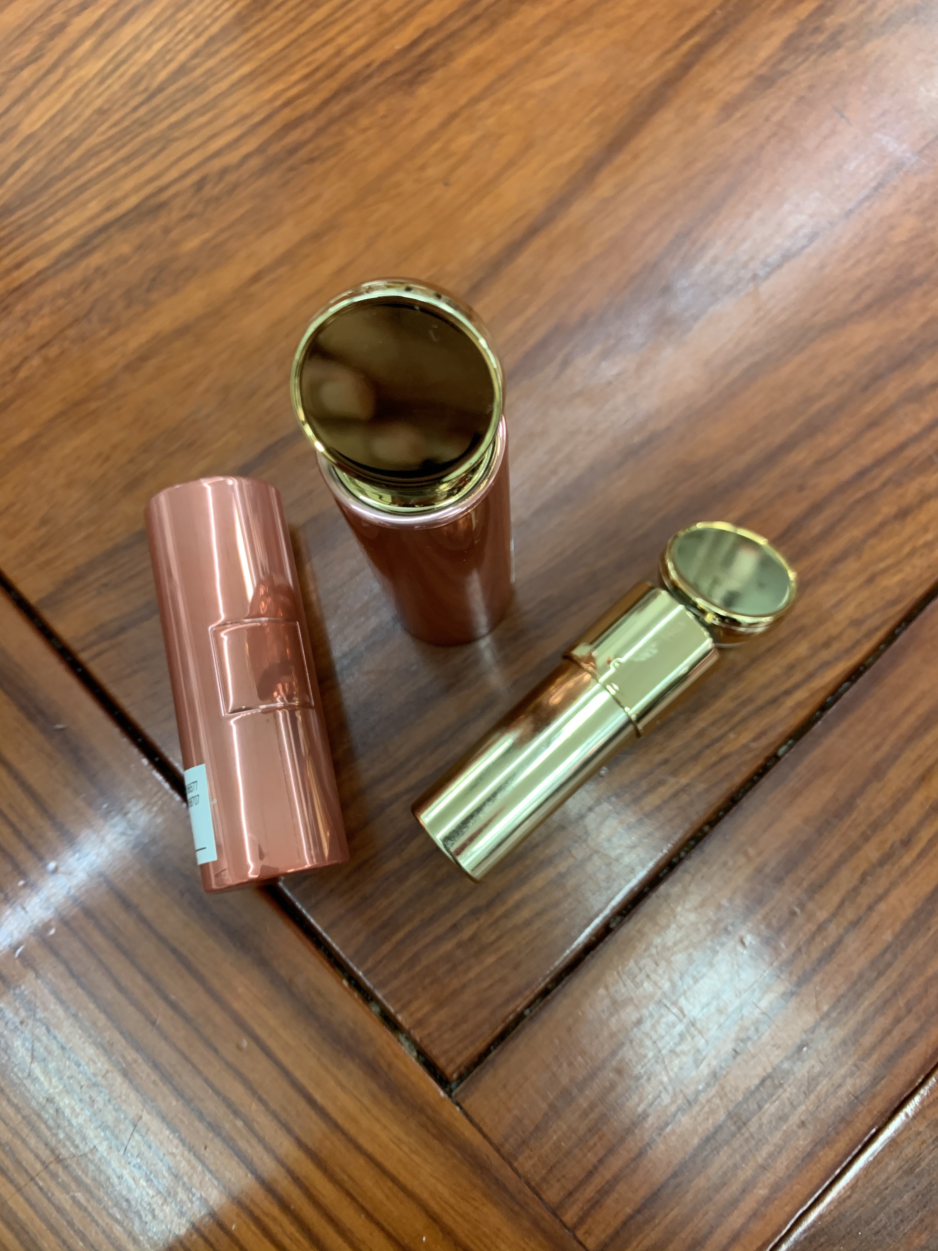 Mirror lipstick tube details Picture