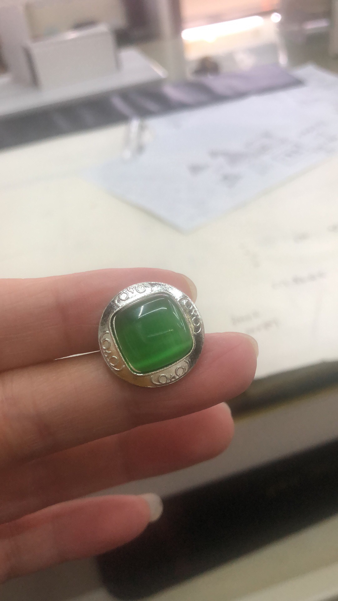 Iron material cat's eye cufflinks in multiple colors details Picture