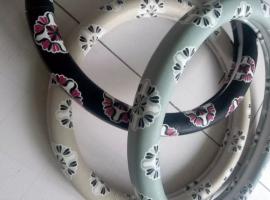 Car leather carbon - grain steering wheel cover four seasons universal round hand stitch cover anti-skid supplies thumbnail