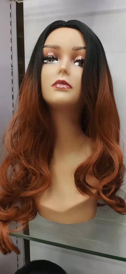 Long hair with synthetic fiber curls Specification image