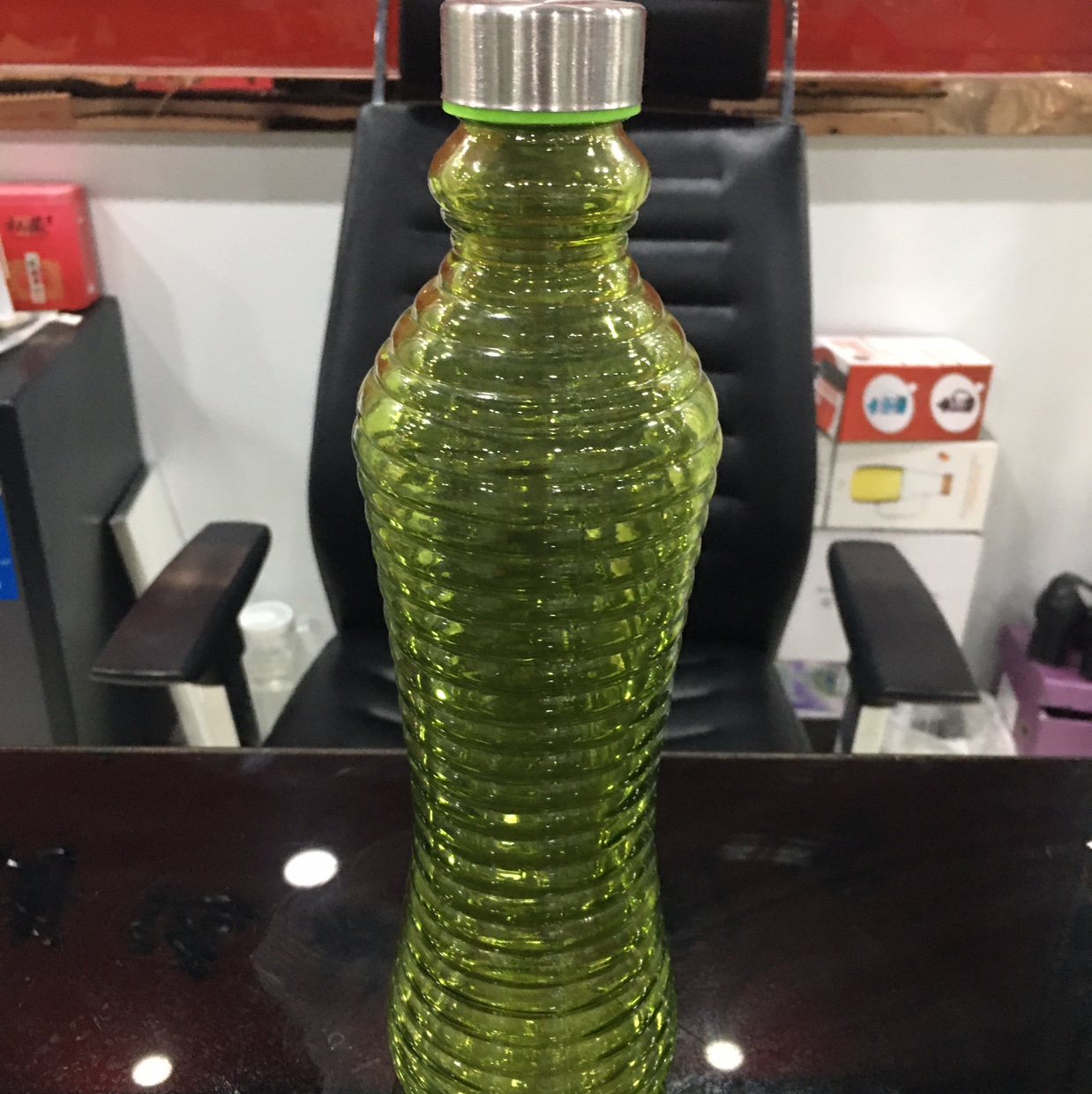 Factory direct sales, 30 900ML bottles per box, minimum order quantity per box, 4 colors
