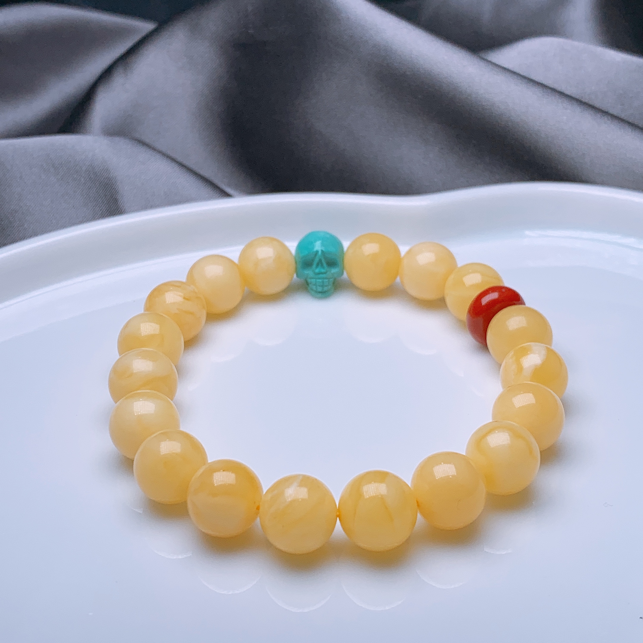 11mm Russian white honey flower bracelet, paired with high-quality porcelain turquoise and full flesh south red Item Picture