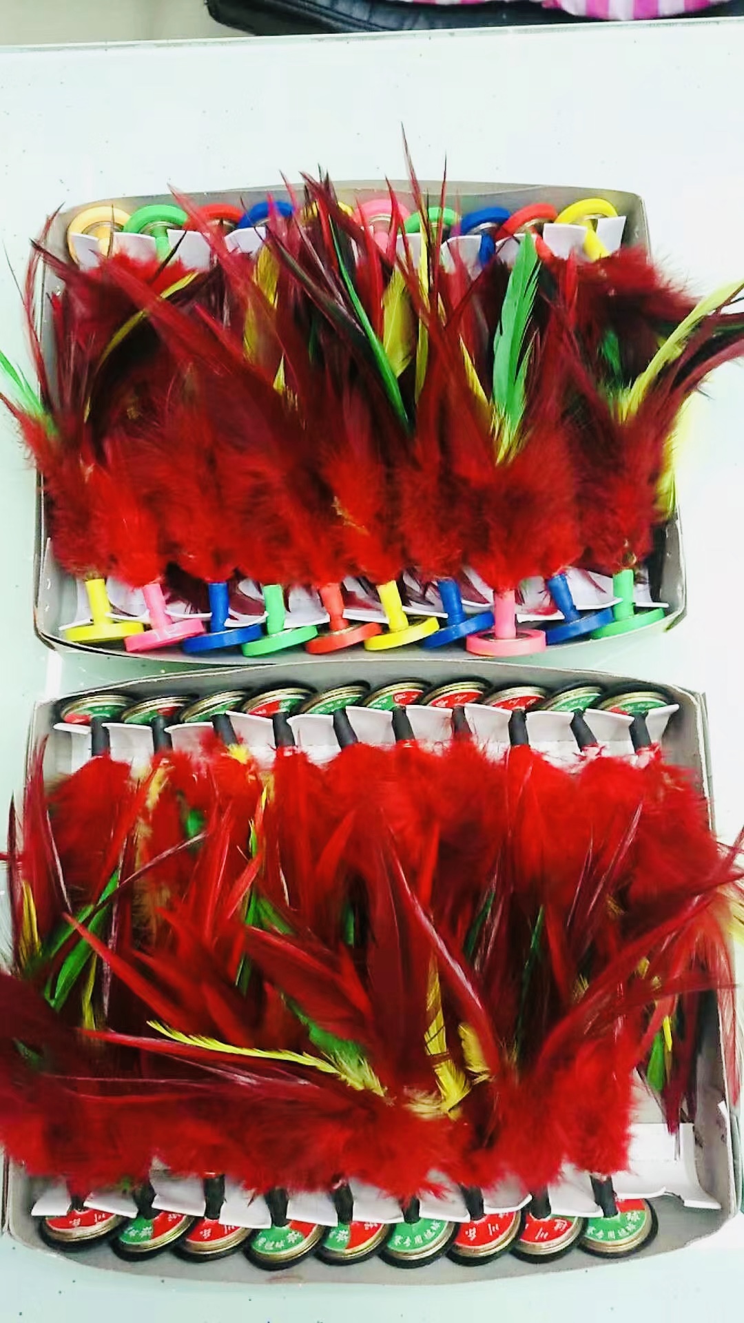 新款休闲健身鸡毛毽子批发创意耐踢耐用彩色尖毛毽子产品图