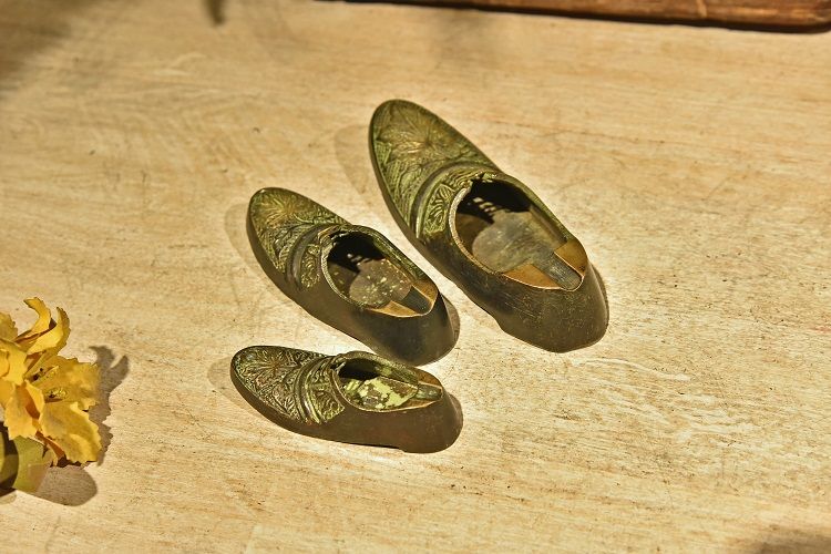 手工铜鞋形烟缸 中号细节图